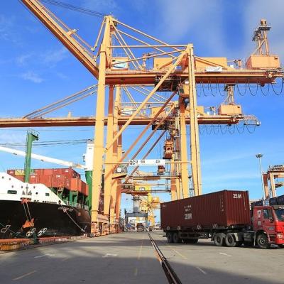 Công ty logistics nội địa đối mặt với cuộc cạnh tranh không cân sức
